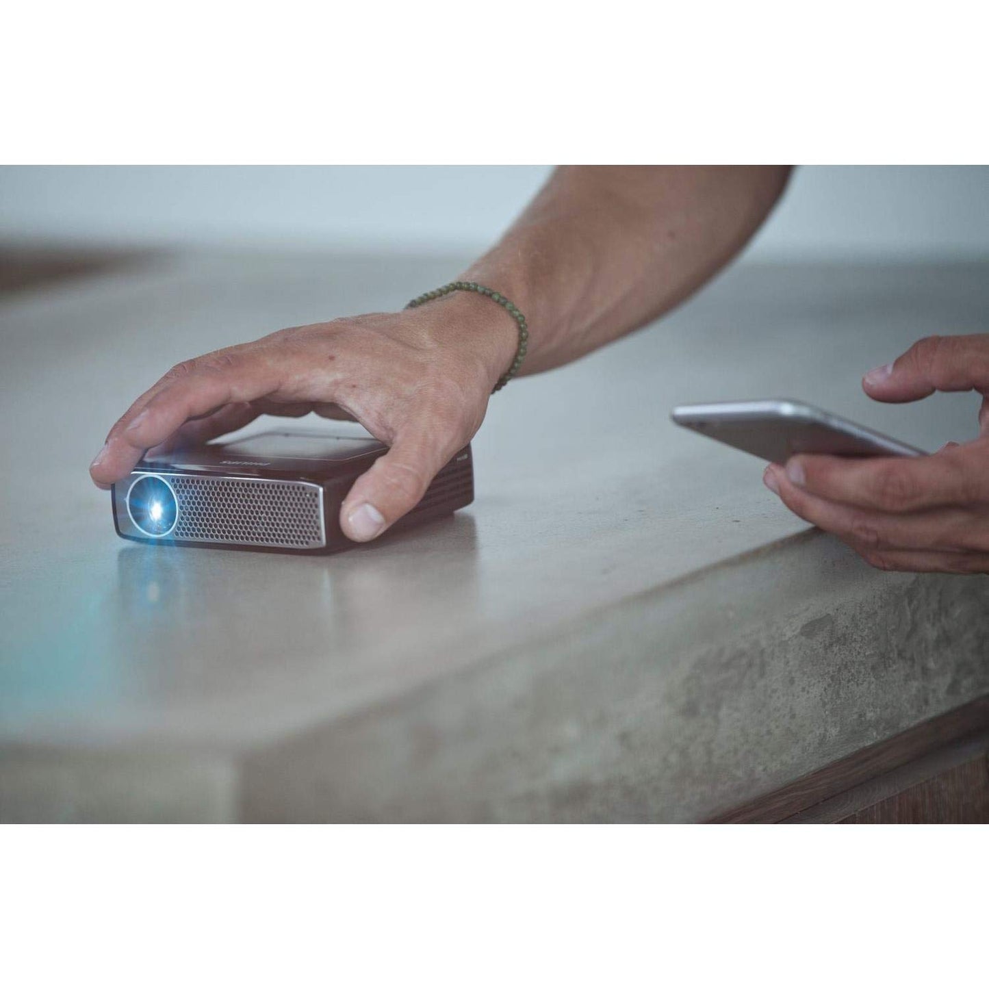 'Philips PicoPix-Projektor/Taschenprojektor ppx4935/EU – FH300L (350 ANSI Lumen, DLP, 720p (1280 x 720), 100000: 1, 16: 9, 381 – 3810 mm (15 – 150))