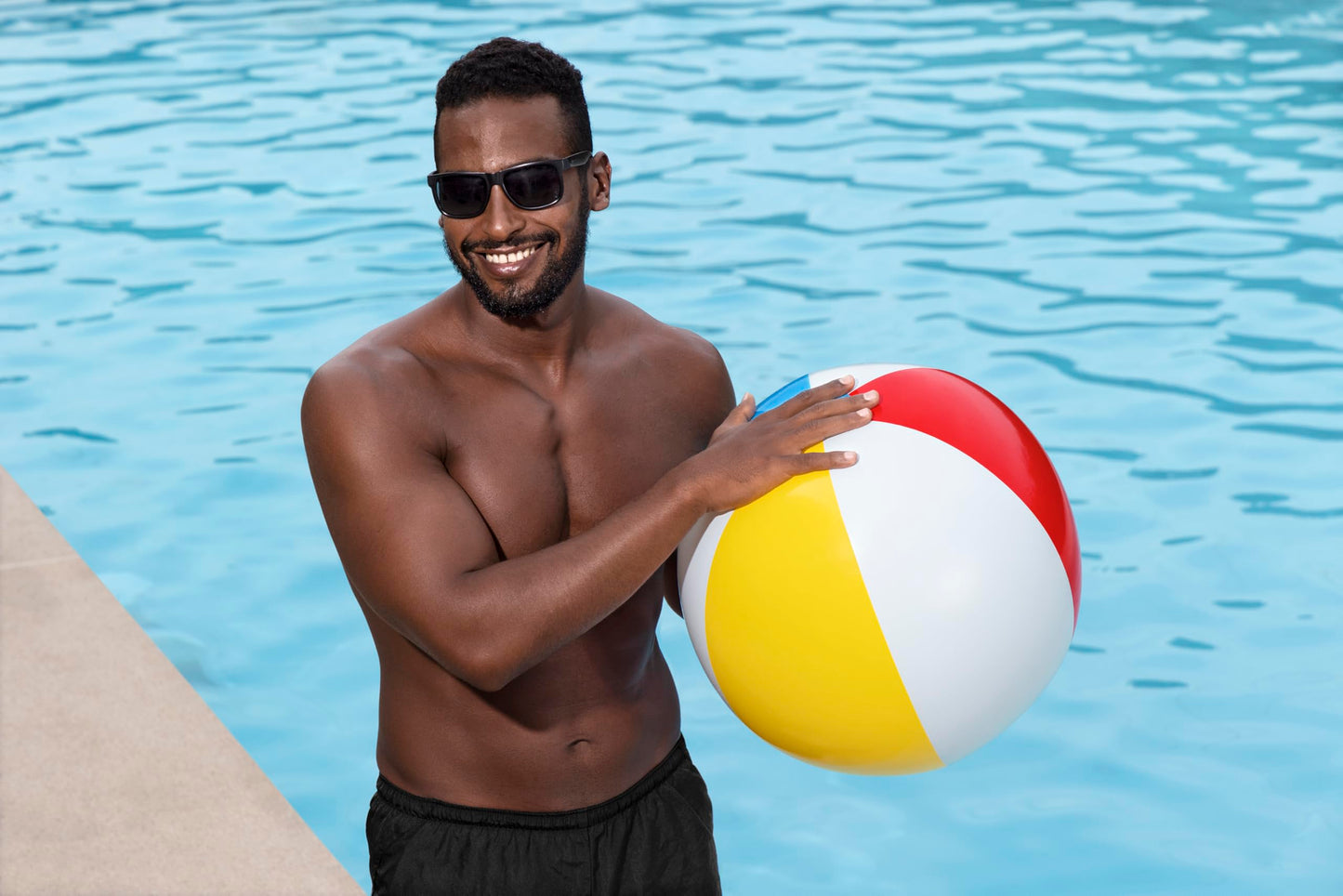Bestway Wasserball Retro Ø 61 cm - Aufblasbarer Ball für Strand und Garten, Freibad- und Urlaubsspielzeug in stylischem, buntem Retro-Design