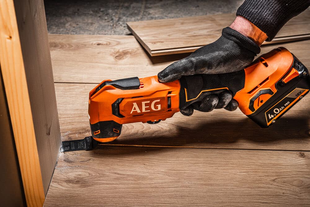 AEG 18 V PRO18V Akku-Multitool BMT18-0 (Oszilationswinkel 3,6°, Schwingzahl 0-20.000 min-1, variable Geschwindigkeitsregulierung, werkzeugloser Klingenwechsel, LED, ohne Akku & Ladegerät im Karton)