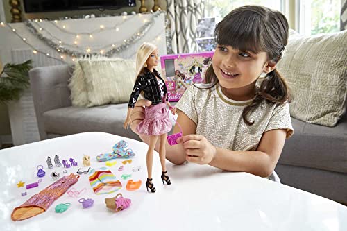 Barbie GYN37 - Adventskalender mit einer Barbie Puppe, 24 Überraschungen, Kleidung und Accessoires für Tag und Nacht, ab 3 Jahren