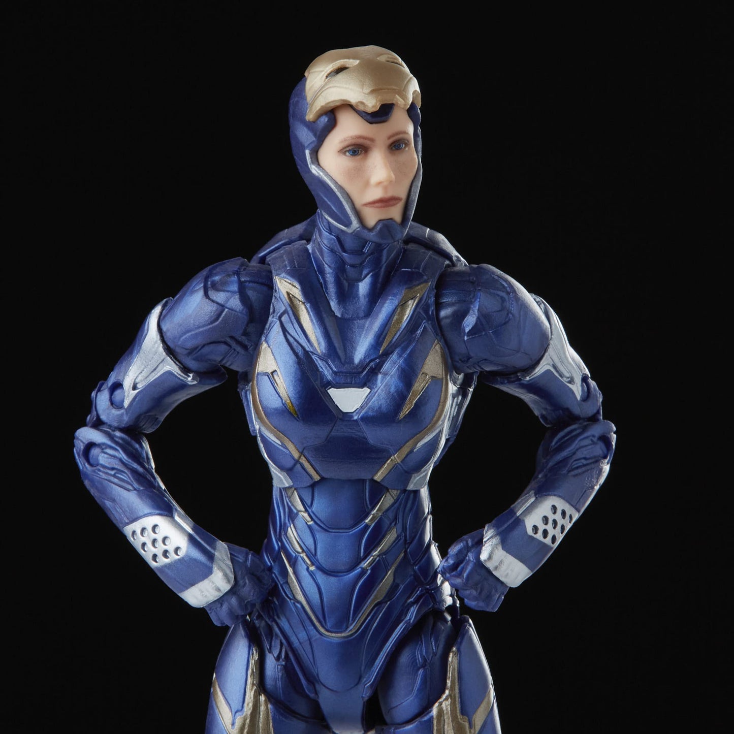 Hasbro Marvel Legends Series 15 cm große Captain Marvel und Rescue Armor Figuren 2er-Pack, Infinity Saga, Premium-Design und 12 Accessoires, F0190, Mehrfarbig